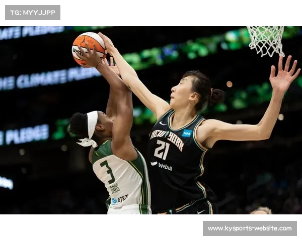 里斯脑洞成真 球迷梗变品牌带货成功 年收入超WNBA年薪